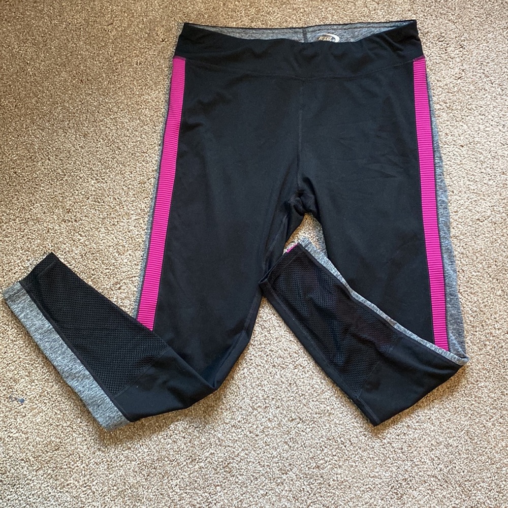 EUC Womens Large MTA Sport Legging with Pink and Gray Strip down side